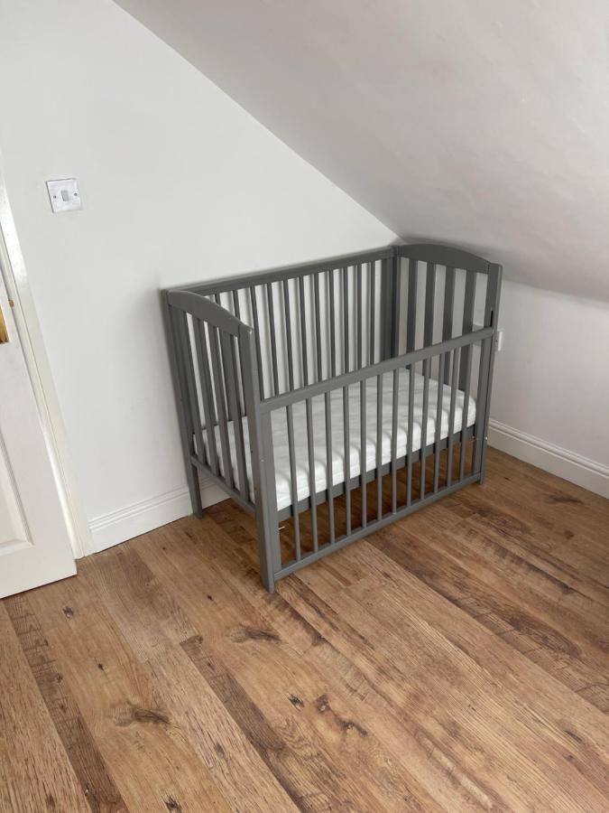 Large, Quiet, Sleeps 16, 4 Bathrooms, Parking, Leicester Exteriér fotografie
