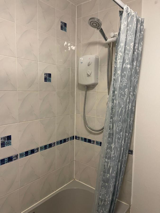 Large, Quiet, Sleeps 16, 4 Bathrooms, Parking, Leicester Exteriér fotografie