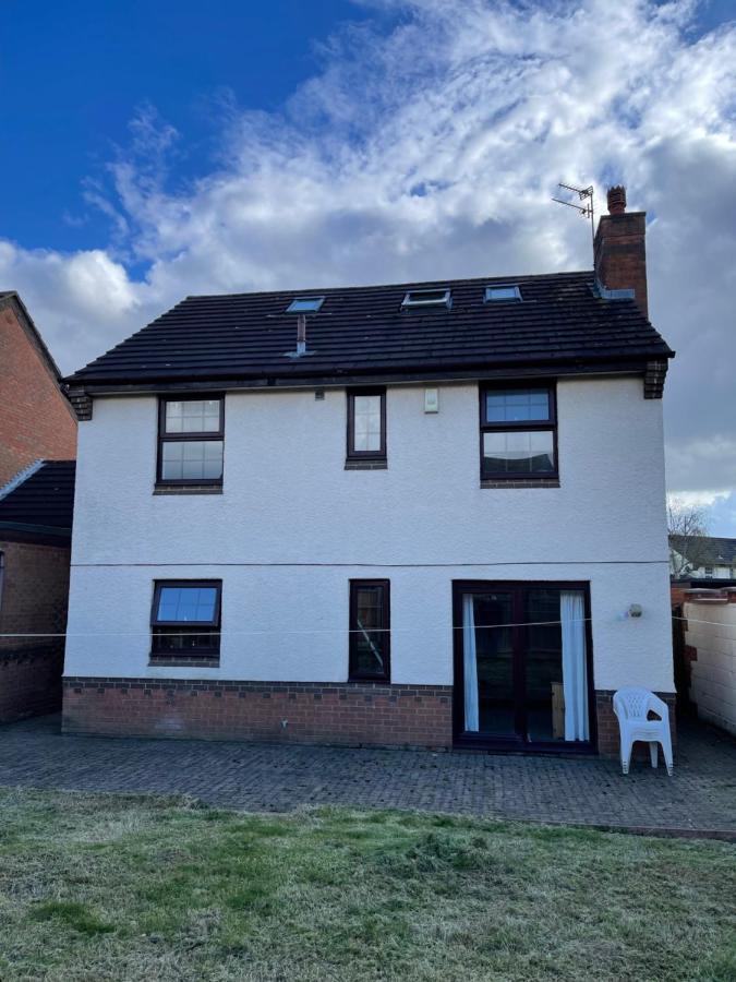 Large, Quiet, Sleeps 16, 4 Bathrooms, Parking, Leicester Exteriér fotografie