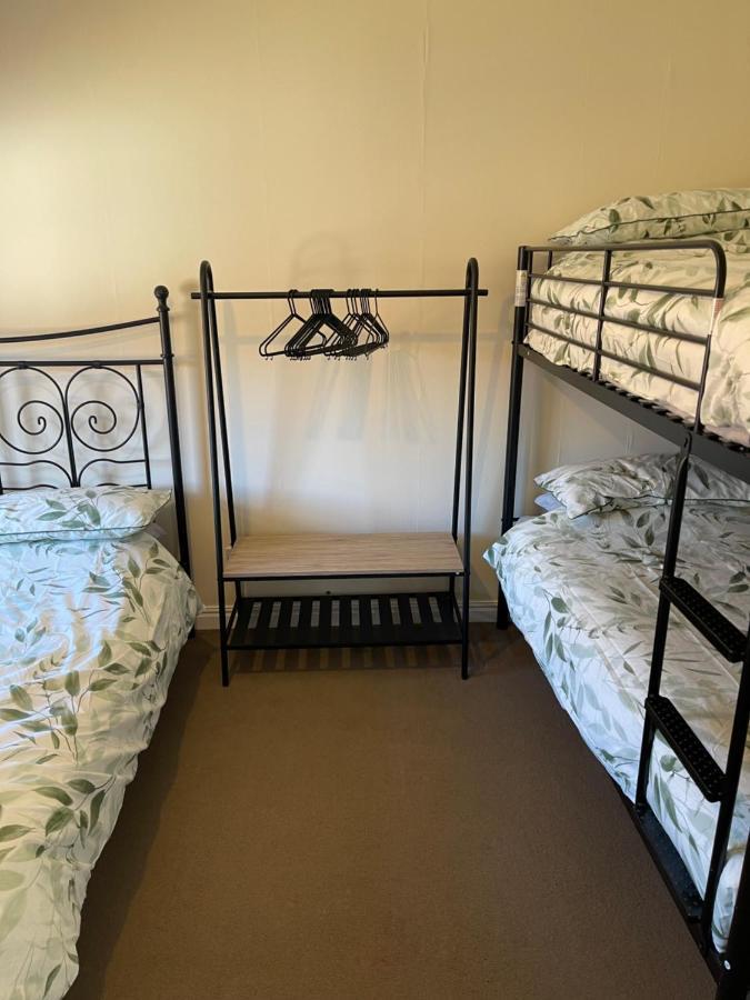 Large, Quiet, Sleeps 16, 4 Bathrooms, Parking, Leicester Exteriér fotografie