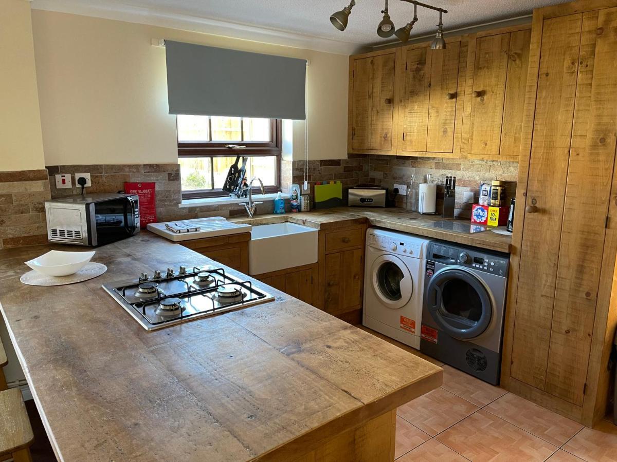 Large, Quiet, Sleeps 16, 4 Bathrooms, Parking, Leicester Exteriér fotografie