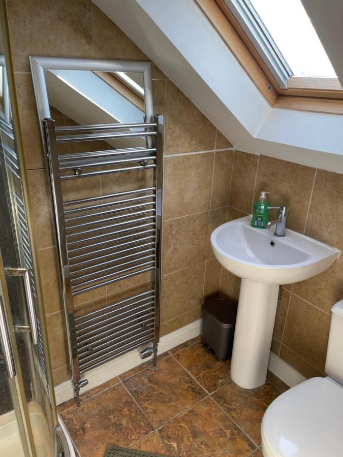 Large, Quiet, Sleeps 16, 4 Bathrooms, Parking, Leicester Exteriér fotografie