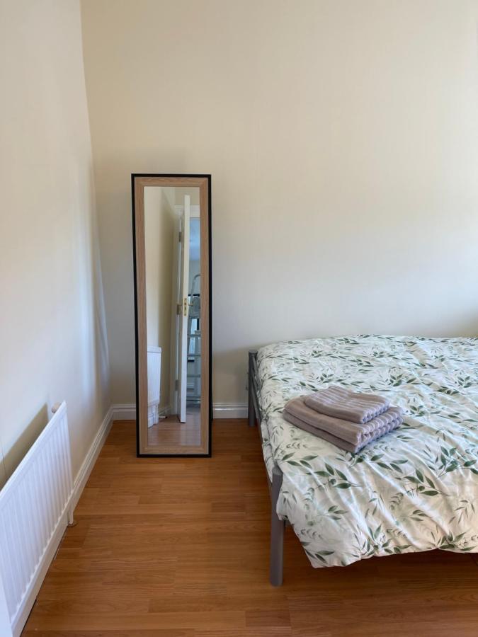 Large, Quiet, Sleeps 16, 4 Bathrooms, Parking, Leicester Exteriér fotografie