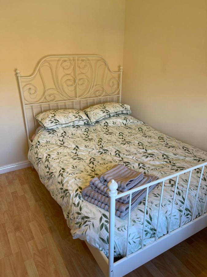 Large, Quiet, Sleeps 16, 4 Bathrooms, Parking, Leicester Exteriér fotografie