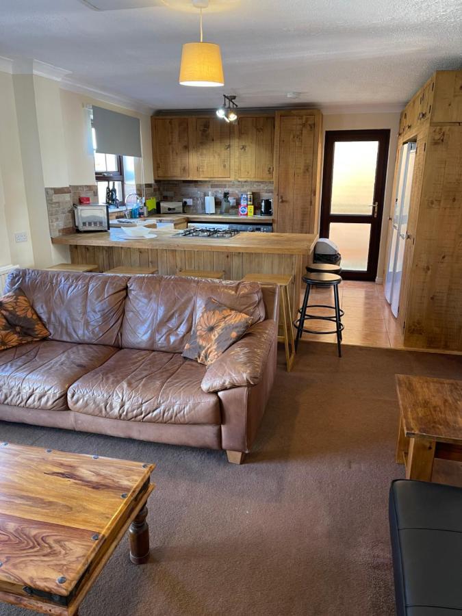 Large, Quiet, Sleeps 16, 4 Bathrooms, Parking, Leicester Exteriér fotografie